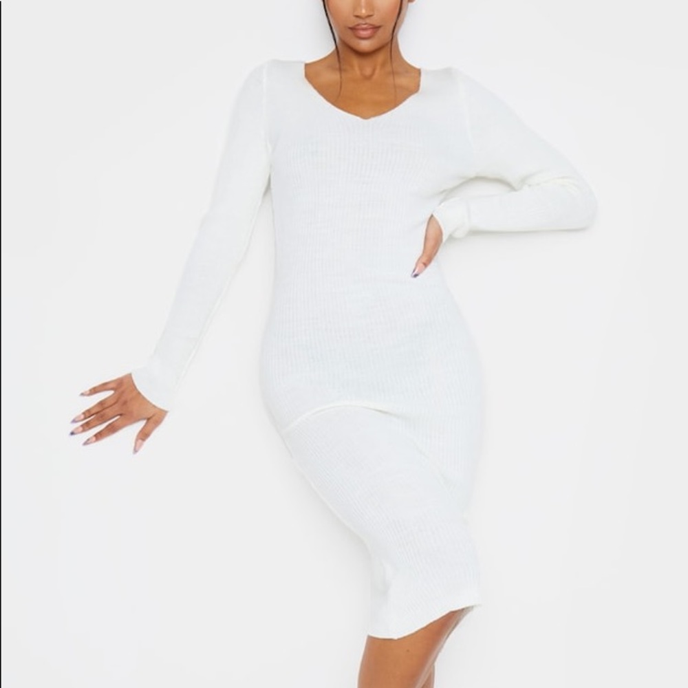 PRETTYLITTLETHING Cream V Neck Knitted Midi Dress